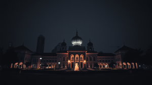 Read more about the article Menjelajahi Keindahan Istana Langit: Pesona Arsitektur dan Spiritualitas di Atas Awan